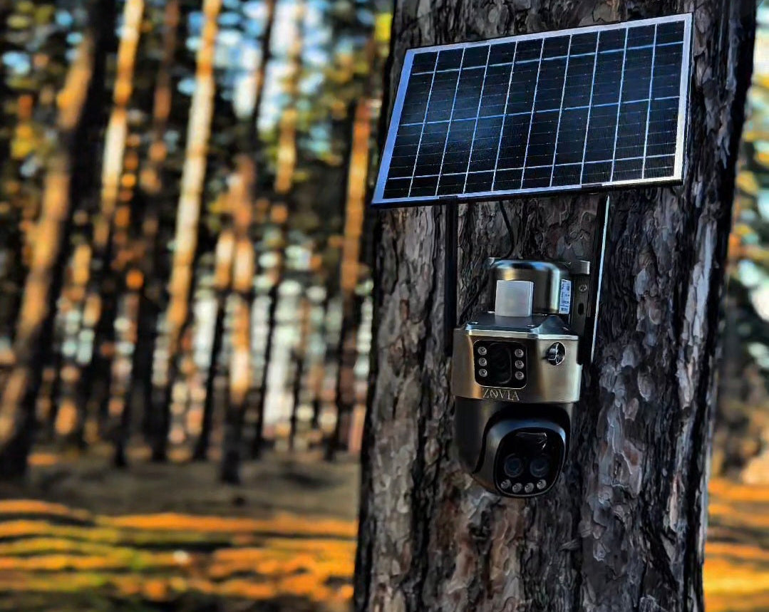 Cameră de supraveghere inteligentă ZOVIA cu panou solar, rezoluție ultra-clară, zoom 10X, vedere nocturnă color, urmărire automată a mișcării umane și comunicare bidirecțională. Rezistentă la intemperii (IP66), ideală pentru monitorizarea locuințelor și spațiilor comerciale.